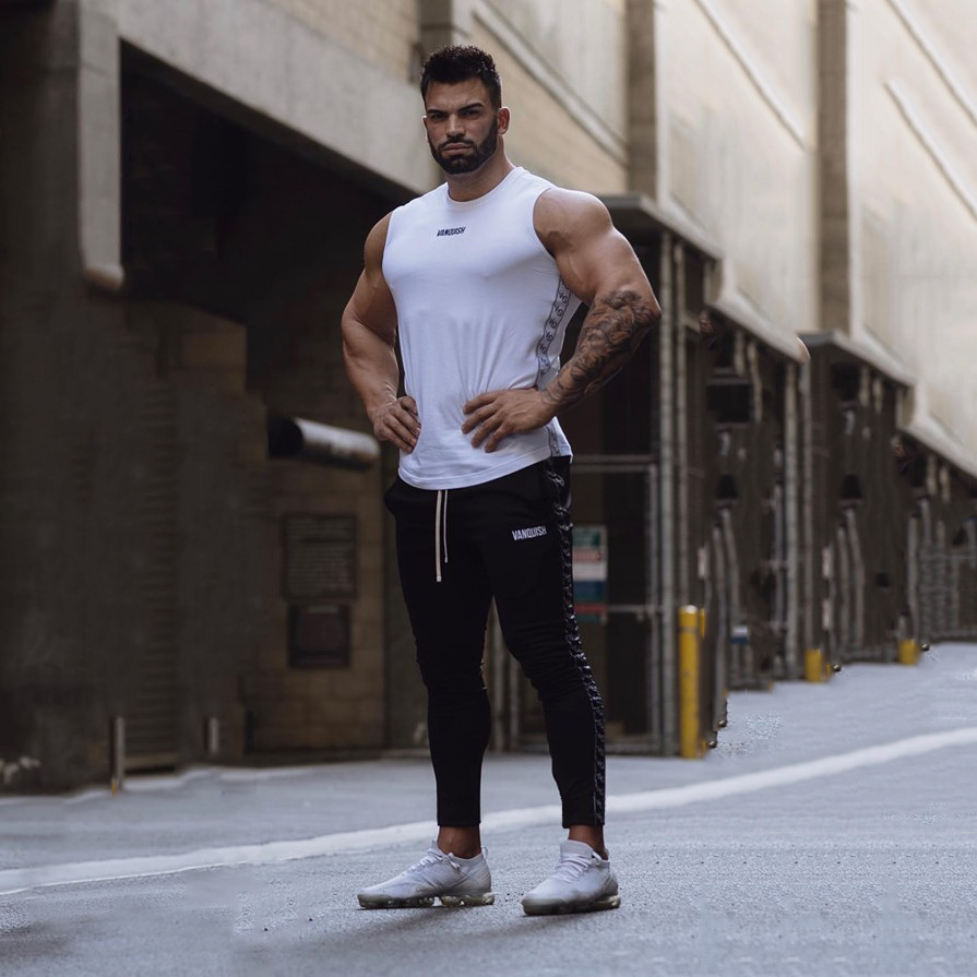 Quần Jogger gym nam Vanquish chữ nhập