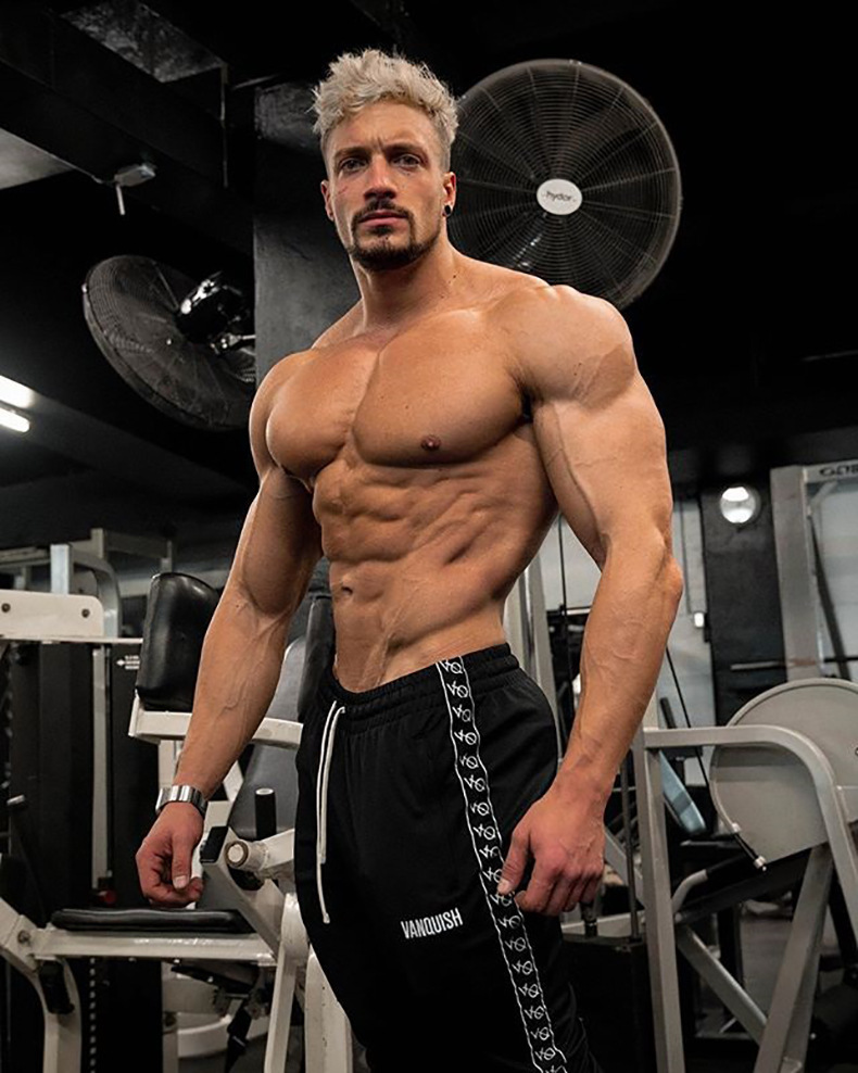 Quần Jogger gym nam Vanquish chữ nhập