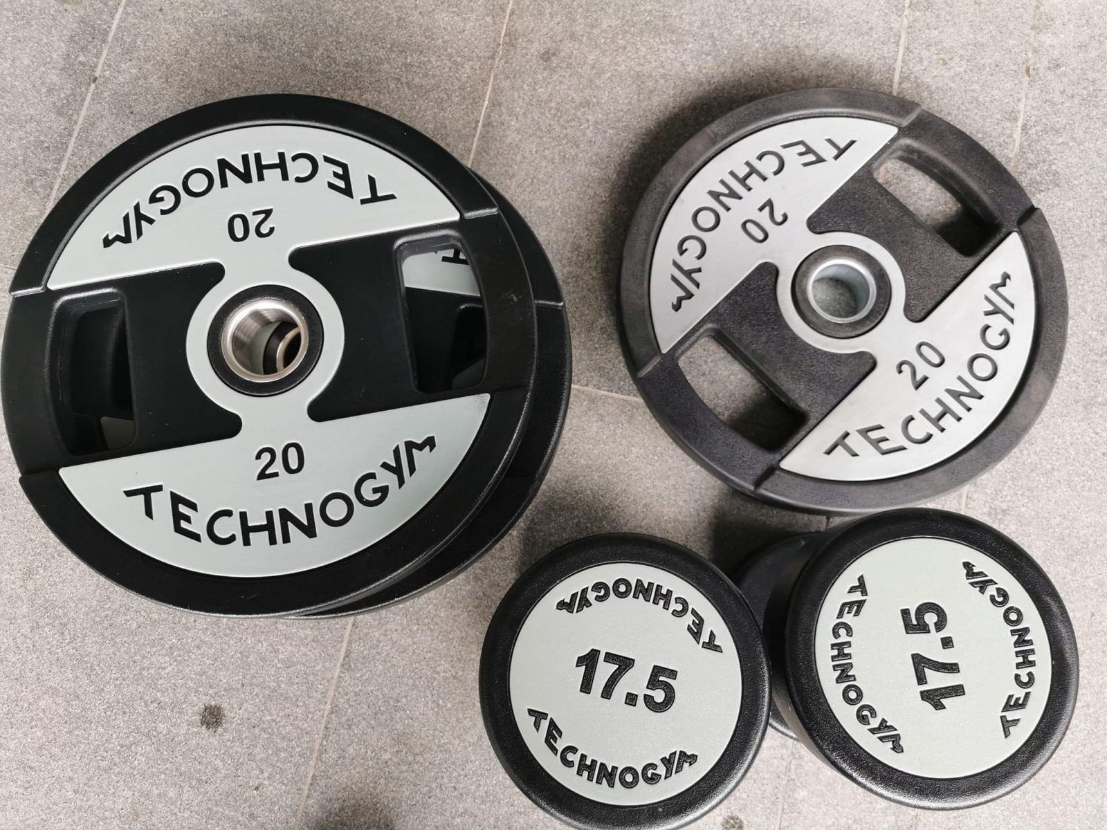 Tạ bánh Technogym 5kg